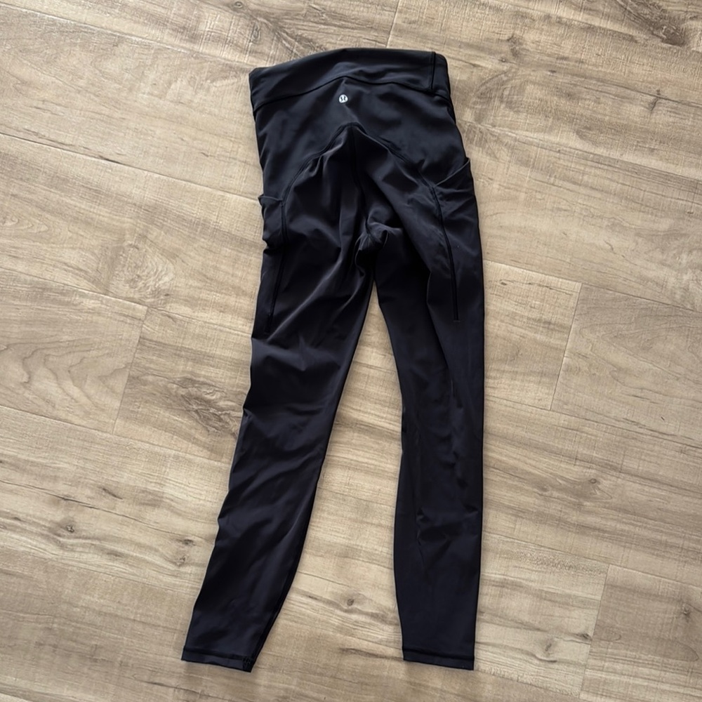 Lululemon Black High-Waisted Leggings sz 4